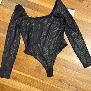 Lululemon wundermost square neck, bodysuit long sleeve shine NuLu NWT size m